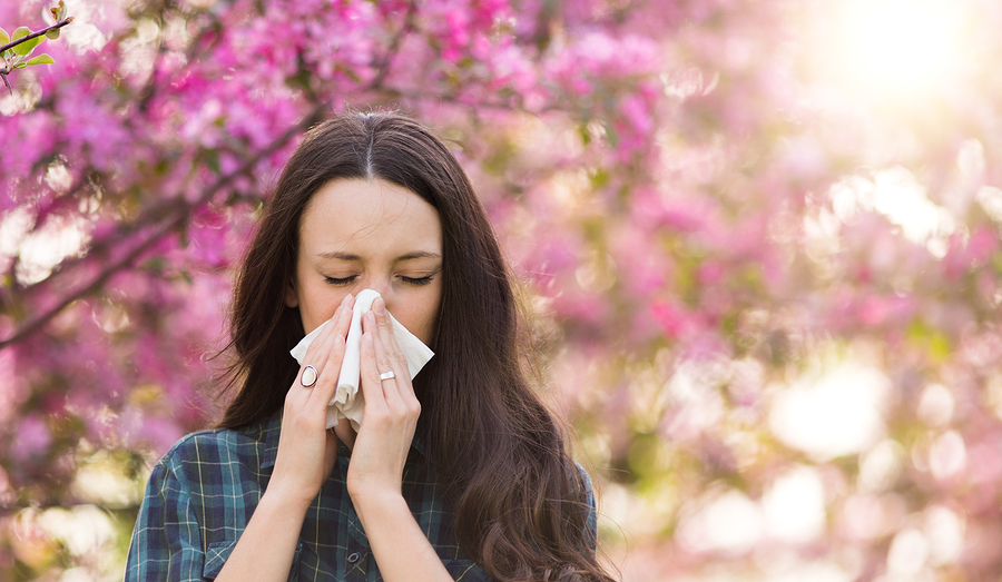 How to Prevent and Treat Allergies Naturally